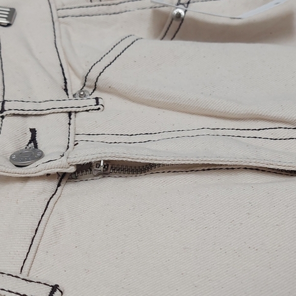 NWT BDG Moto Jeans with Contrasting Stitching Size 26 - Picture 6 of 9